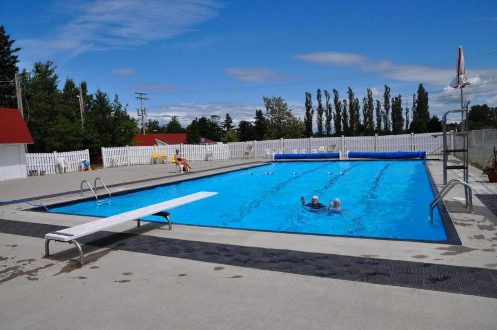 Hôtel Camping & Chalets De La Demi-Lieue à Saint-Jean-Port-Joli Extérieur photo