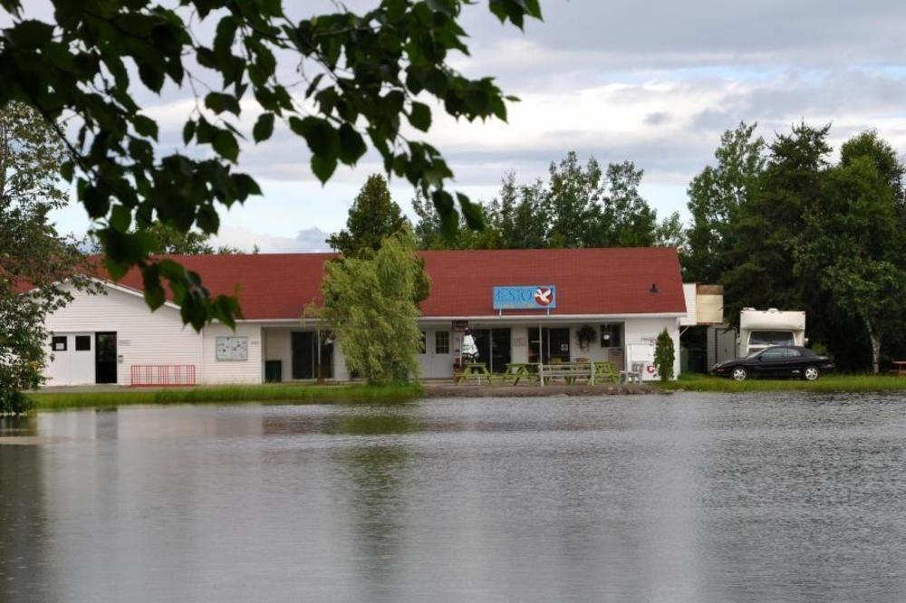 Hôtel Camping & Chalets De La Demi-Lieue à Saint-Jean-Port-Joli Extérieur photo